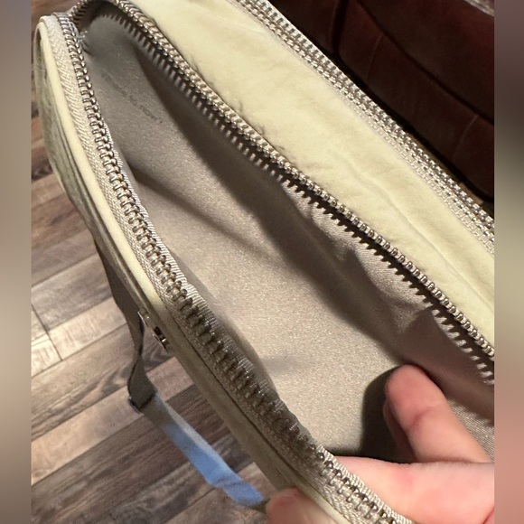 HTF Lululemon Camera Crossbody Bag - Picture 8 of 8